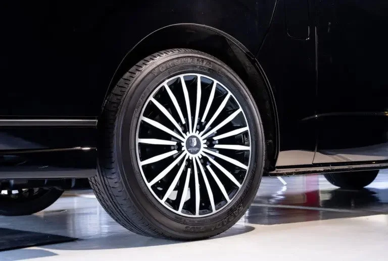 YOKOHAMA PARADA SPEC-Xタイヤ装着のホイール