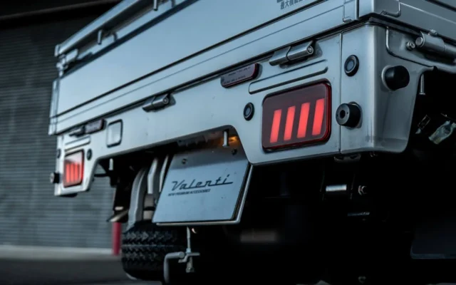 スズキ・キャリイが欧州車のような先進的なリアビューに！ヴァレンティから「ジュエルLEDテールランプULTRA」登場