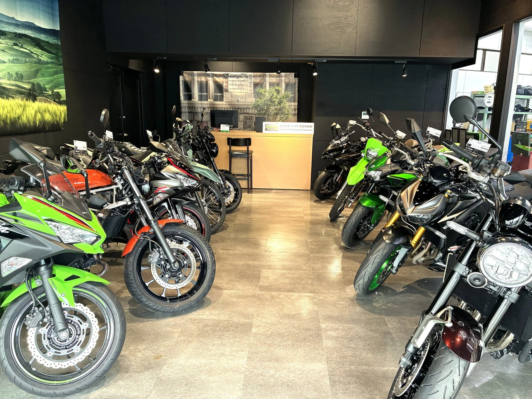 認定中古車展示スペース