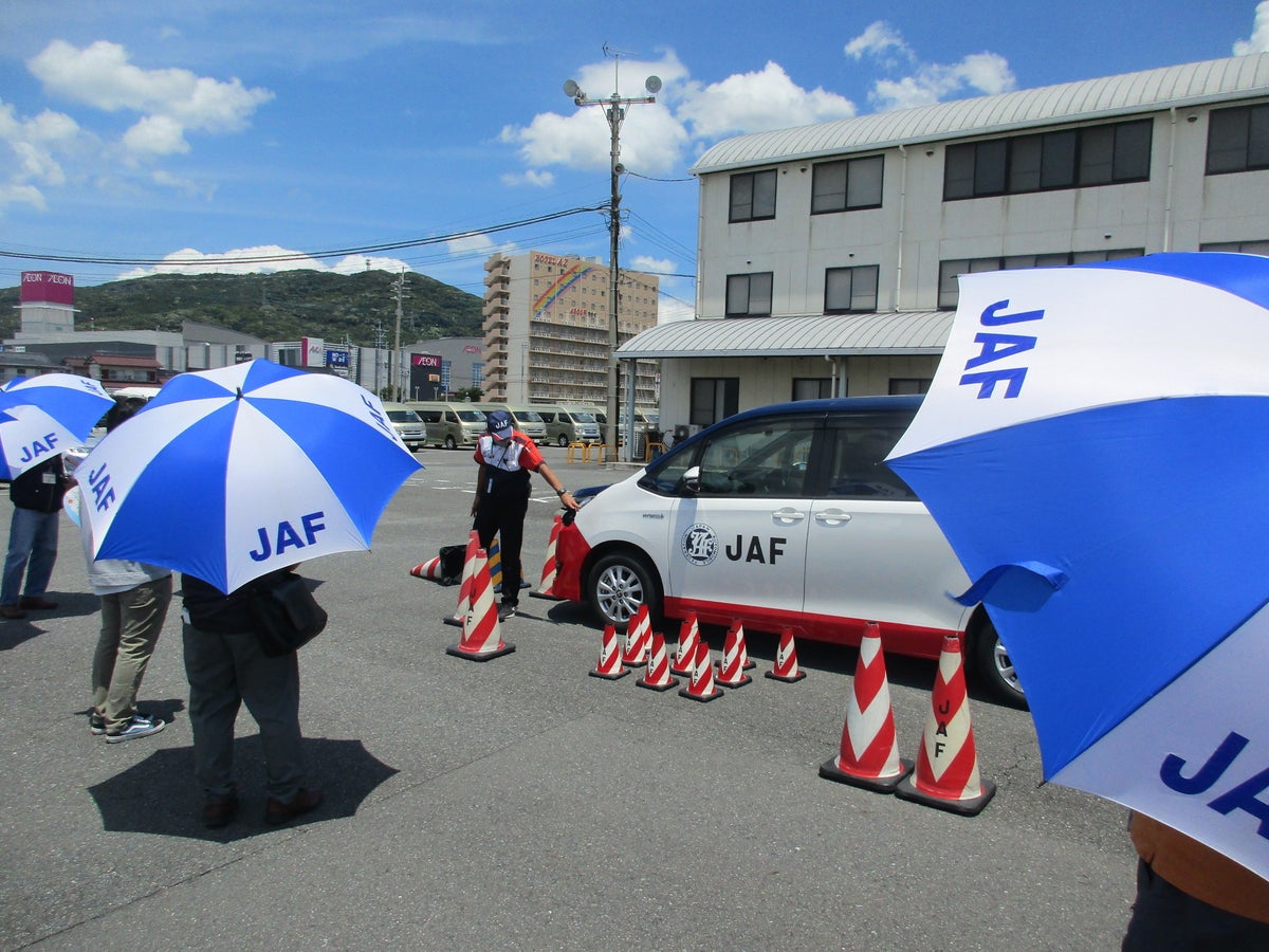 【JAF福岡】いつまでも安全に運転を楽しむためにシニア向けドライビングスクールを開催