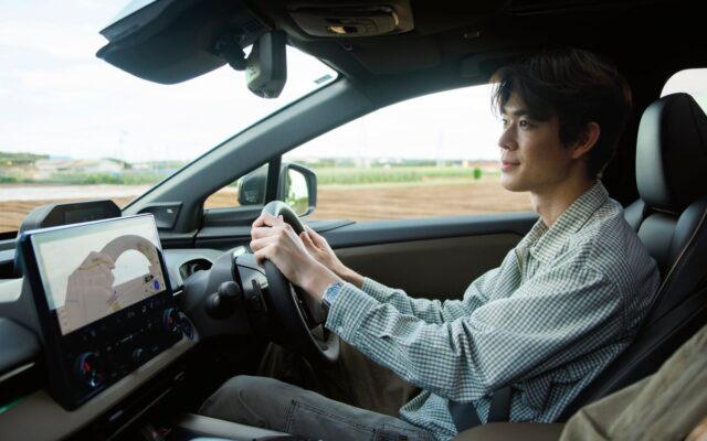 TOYOTAの電気自動車「bZ4X Touring」とともに過ごす日常を描く「365 SCENES」 第3弾は俳優・宮沢氷魚さんが俳優仲間と、思い出の地「三崎」を巡る旅へ