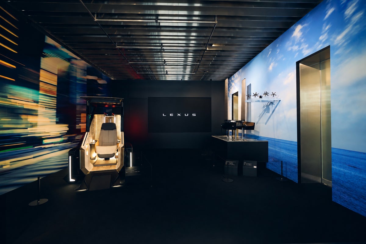 LEXUSが描く、陸・海・空のモビリティの未来を10月22日（木）より展示。