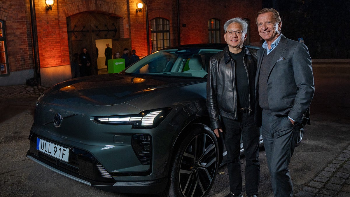 Volvo Cars と NVIDIA、安全な自動運転の進化に向けてパートナーシップを拡大