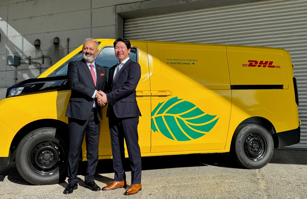 フォロフライの商用EV「F11VS」、DHLジャパンが集配車両に導入
