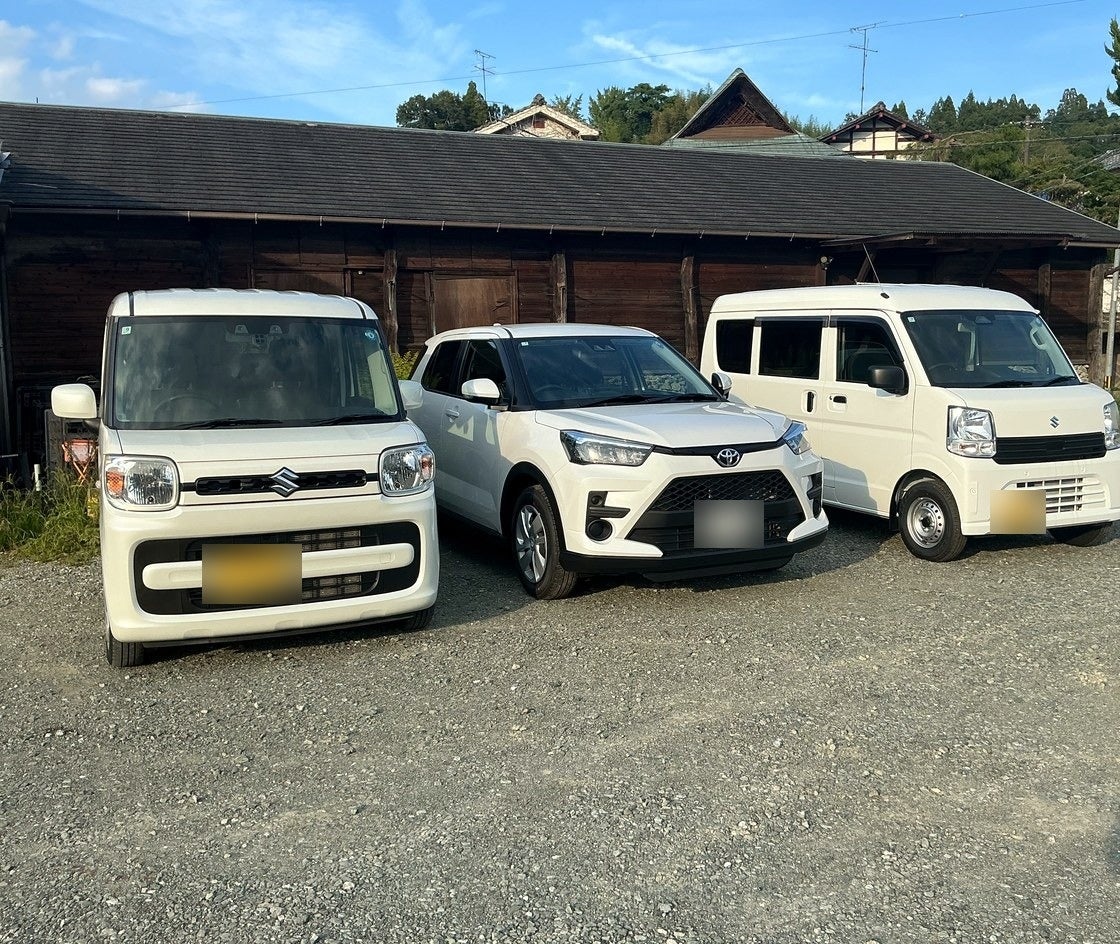 送迎車が車検・修理中でも、利用者さんの送迎を止めない。大分県の福祉用具事業者ナガヨシのグループ会社が、介護施設・事業所向けに「福祉車両レンタカー」を開始