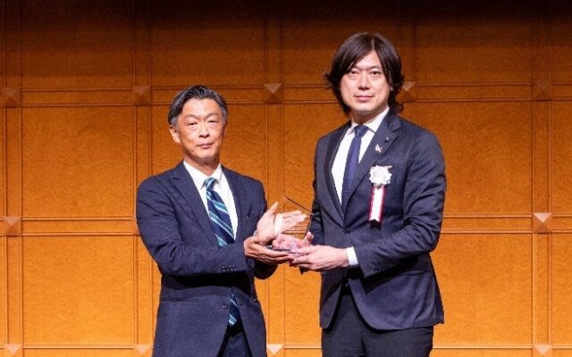 ロボットタクシーのムービーズ、代表取締役CEOエリック・ウェイが「EYアントレプレナー・オブ・ザ・イヤー ジャパン」東海・北陸地区アントレプレナー賞（Challenging Spirit部門）を受賞