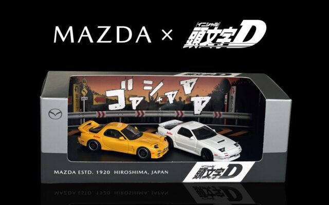 マツダ、漫画『頭文字D』とのコラボレーションが実現！ロータリーエンジン誕生60周年に向け、高橋兄弟のRX-7モデルカーを発売