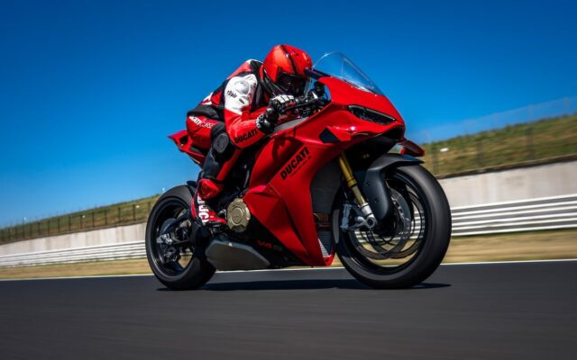 新型Panigale V4 (モデルイヤー2027)