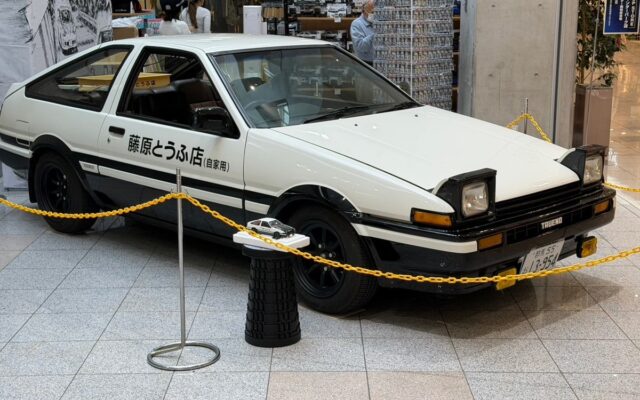 『頭文字D』のAE86、実車と1/18スケールモデルが「宇都宮」に集結！「FKDインターパーク」（栃木）で展示・販売決定！