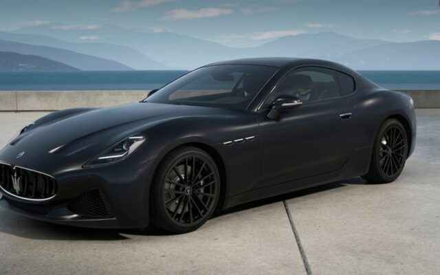 マセラティ、ブラックに統一した日本限定特別仕様車「グラントゥーリズモ ネロ・インフィニート」を2台限定で発売