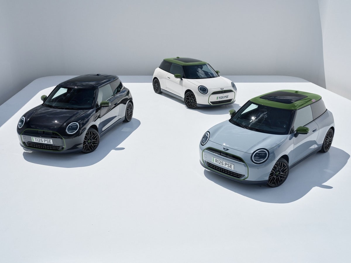 MINI PAUL SMITH EDITION ガソリンモデル受注1,000台超えを達成